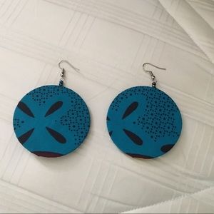 Round earrings